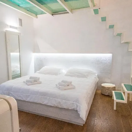 Sui Tetti Luxury Rooms Lecce Exterior photo