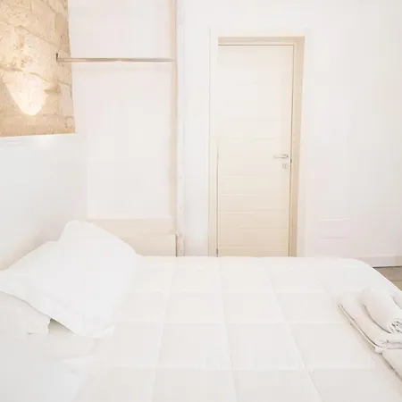 Sui Tetti Luxury Rooms Lecce Exterior photo
